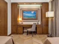 Санаторий «Форос». Рабочий уголок в спальне.