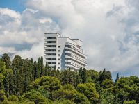 Санаторий «Форос». Корпус в парке.