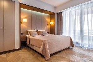 Санаторий «Форос». Спальня с большой кроватью.