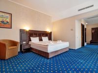 Студио сьют...